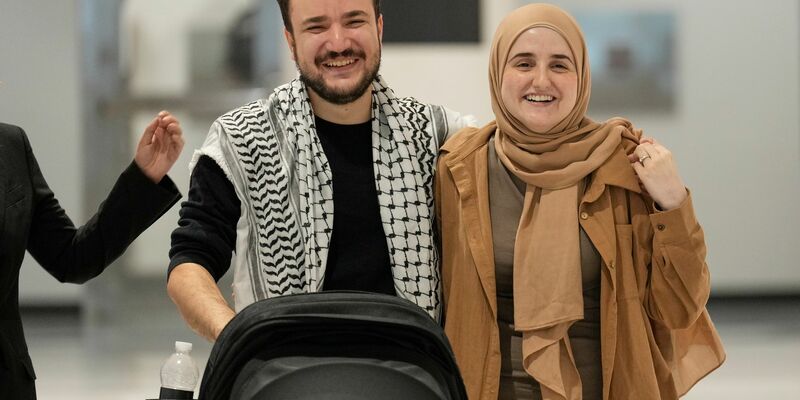 Nach seiner Freilassung aus der Abschiebehaft will Chalil nun die US-Regierung zur Verantwortung ziehen. (Archivbild) - Foto: Seth Wenig/AP/dpa