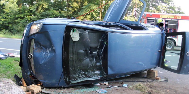 POL-MI: Seniorin zieht sich bei Alleinunfall schwere Verletzungen zu - Foto: presseportal.de