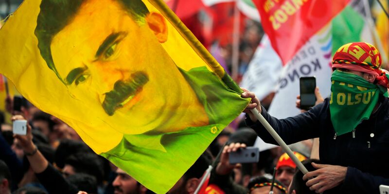 Öcalan hatt die PKK im Februar zur Auflösung aufgerufen. (Archivbild) - Foto: Lefteris Pitarakis/AP/dpa