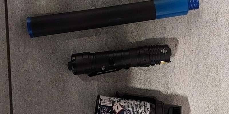 BPOLD FRA: Bundespolizei stoppt Mann mit Schlagstock am Regionalbahnhof des Flughafen Frankfurt - Foto: presseportal.de