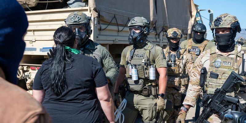 Das Vorgehen der Trump-Regierung im Raum Los Angeles ist umstritten.  - Foto: Michael Owen Baker/AP/dpa