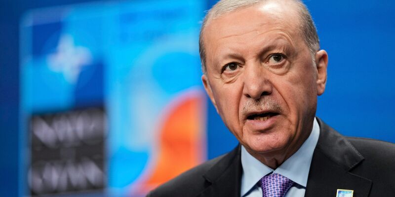 Präsident Erdogan begrüßt die Waffenniederlegung  - Foto: Matthias Schrader/AP/dpa