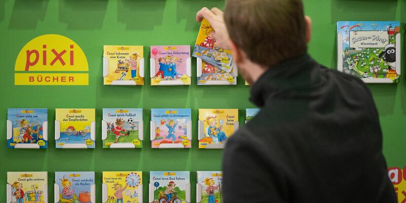 Wie geht der Hamburger Carlsen Verlag mit nachgemachten oder KI-generierten Conni-Memes um? (Archivbild) - Foto: Sebastian Gollnow/dpa