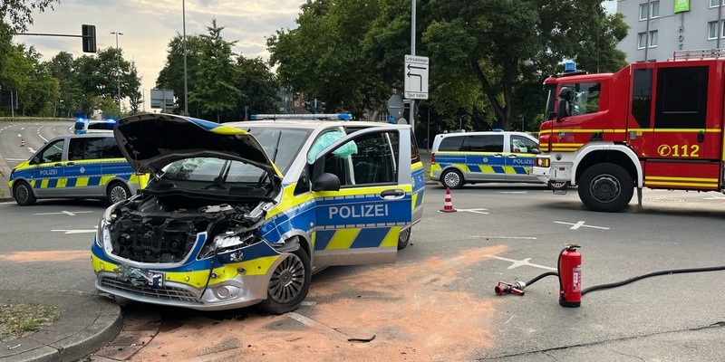 POL-GE: Unfall mit Polizeifahrzeug - Foto: presseportal.de