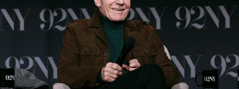 Patrick Stewart spricht auf der Bühne nach einer Vorführung von Star Trek: Picard. - Foto: Cj Rivera/Invision via AP/dpa