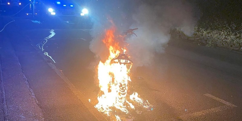 FW-EN: Wetter - Brand eines Kleinkraftrades in der Nacht - Foto: presseportal.de