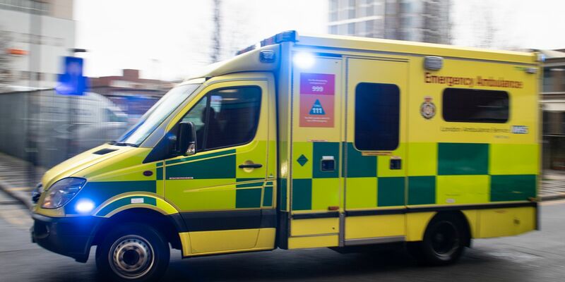 Nahe London ist ein Kleinflugzeug abgestürzt. (Symbolbild) - Foto: Dominic Lipinski/PA Wire/dpa