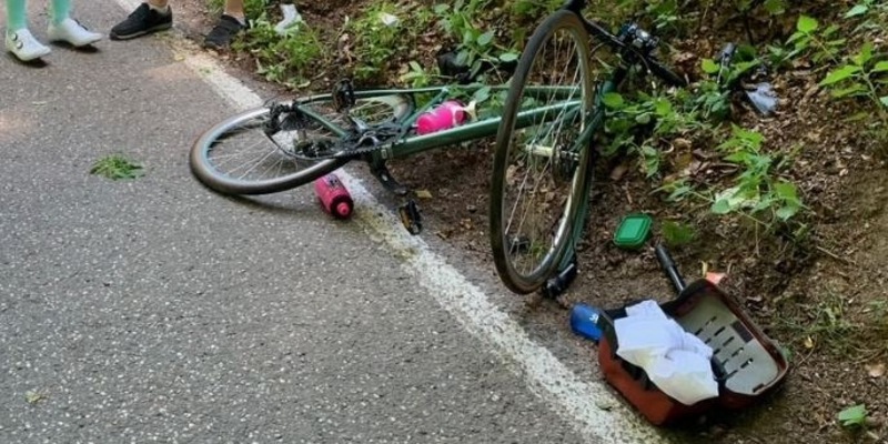 POL-PDLD: St. Martin - Autofahrer übersieht Rennradfahrer - Foto: presseportal.de