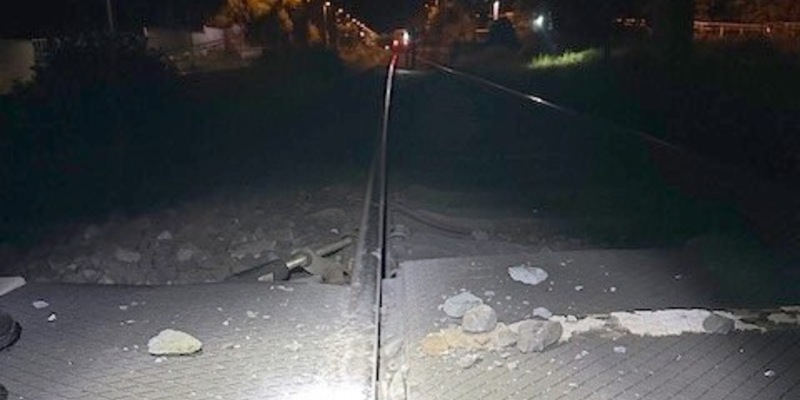 BPOL-FL: Schottersteine auf den Gleisen sorgen für einen lauten Knall - Bundespolizei sucht Zeugen - Foto: presseportal.de