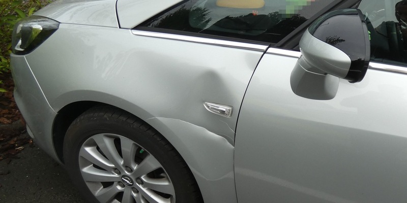 POL-HM: Zeugenaufruf: Unfallflucht auf Parkplatz einer Gärtnerei - Foto: presseportal.de