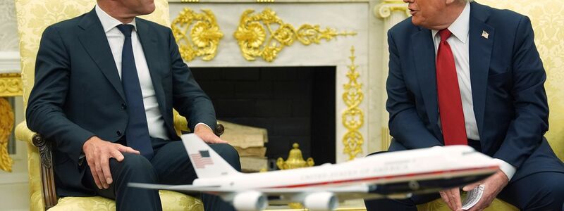 USA und Nato sprechen über Waffendeal. - Foto: Evan Vucci/AP/dpa
