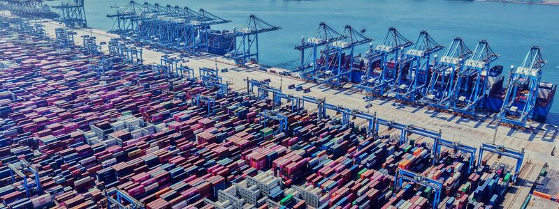 Trotz des Handelskonflikts mit den USA ist Chinas Wirtschaft im zweiten Quartal deutlich gewachsen. Doch viele Probleme bleiben ungelöst. (Archivbild)  - Foto: Uncredited/CHINATOPIX/AP/dpa