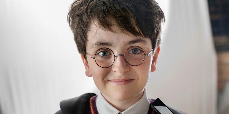 Dominic McLaughlin spielt Harry Potter. - Foto: Aidan Monaghan/HBO via AP/dpa