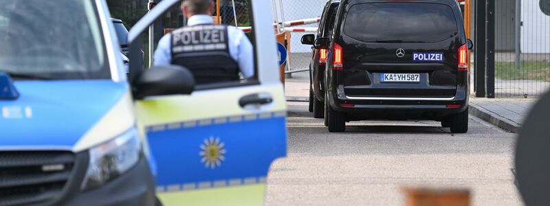 Ein BGH-Ermittlungsrichter setzte Haftbefehl in Vollzug. - Foto: Bernd Weißbrod/dpa