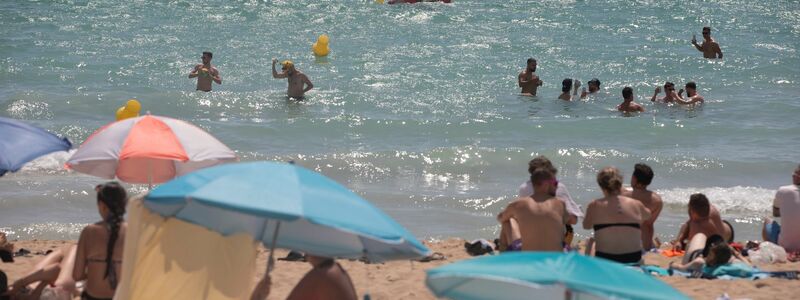 Wer darf wann in die Sommerferien - zwischen den Bundesländern kommt es darüber immer wieder zum Streit. (Archivbild) - Foto: Clara Margais/dpa