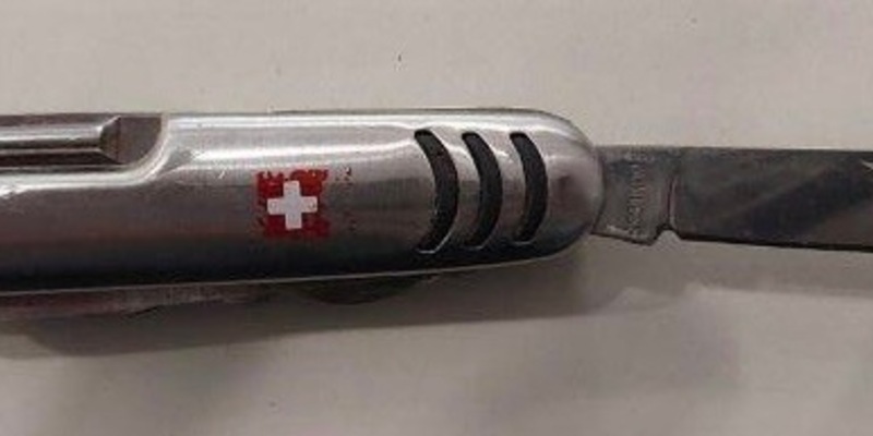 BPOL NRW: Düsseldorf Hbf: Bundespolizei beschlagnahmt Messer und Drogen bei 44-Jährigem - Foto: presseportal.de