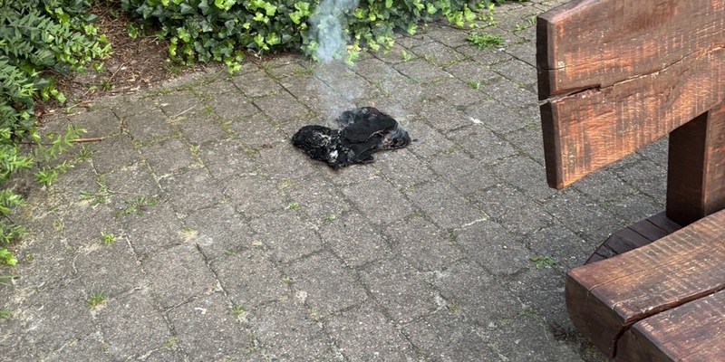 FW-OLL: Skurriler Kleinbrand & Tragehilfe beschäftigten Feuerwehr am Wochenende - Foto: presseportal.de