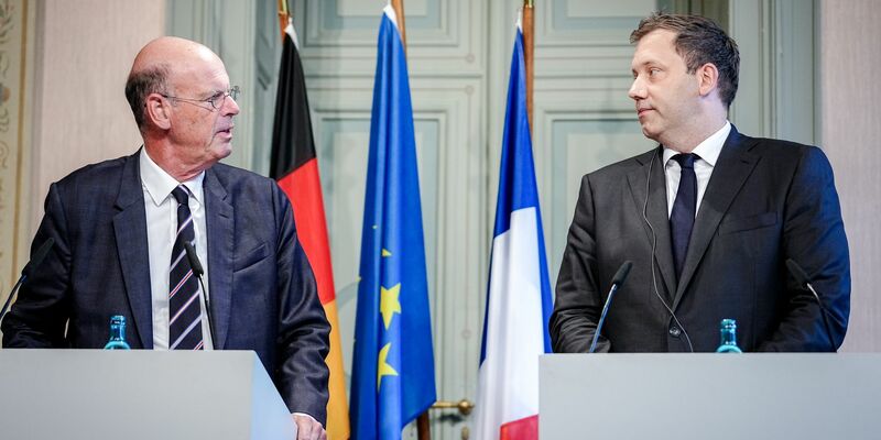 Klingbeil und Lombard berieten sich unter anderem zum Zollkonflikt mit den USA. - Foto: Kay Nietfeld/dpa