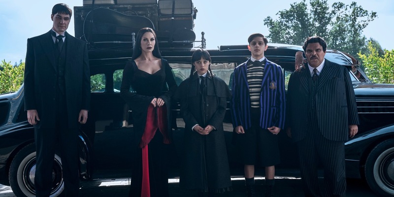 Irland als Bühne für düstere Magie: Staffel 2 von Wednesday startet / Die grüne Insel ist ab August auf Netflix in Staffel 2 der Mystery-Serie ein natürlicher Hauptdarsteller - Foto: presseportal.de