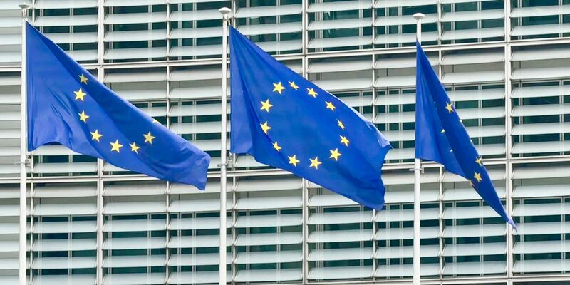 Die EU-Kommission verlang von vier großen Online-Plattformen Auskünfte. (Symbolbild) - Foto: Alicia Windzio/dpa