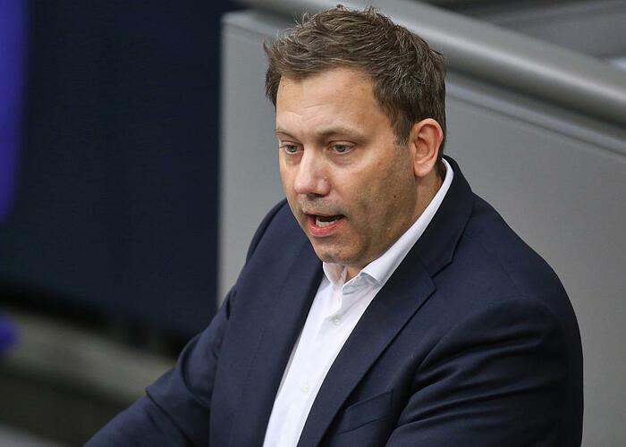 Der Vizekanzler und SPD-Chef Lars Klingbeil will mit seiner Partei wieder über größere Visionen n