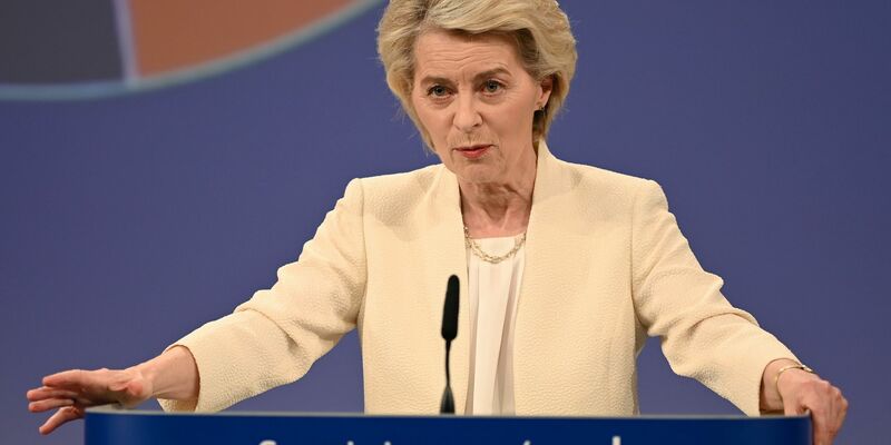 Für Kommissionschefin Ursula von der Leyen endete der Zwischenfall glimpflich. (Archivbild) - Foto: Ansgar Haase/dpa
