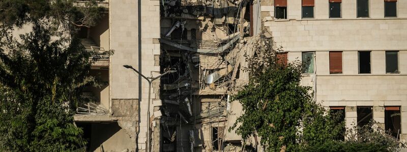 Laut Aktivisten ziehen syrische Regierungstruppen im Süden ab.   - Foto: Moawia Atrash/dpa
