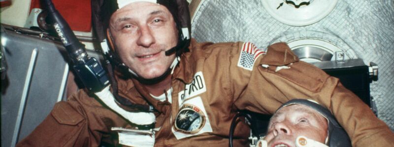 Vor 50 Jahren begann mit dem historischen Händedruck der Russen und Amerikaner im All auch die Zusammenarbeit der Großmächte im Weltraum. (Handout) - Foto: picture alliance / dpa