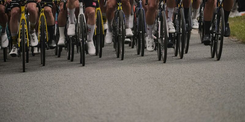 Radsport war seine Passion: Der erst 19-jährige Samuele Privitera stirbt nach einem Sturz. - Foto: Thibault Camus/AP/dpa