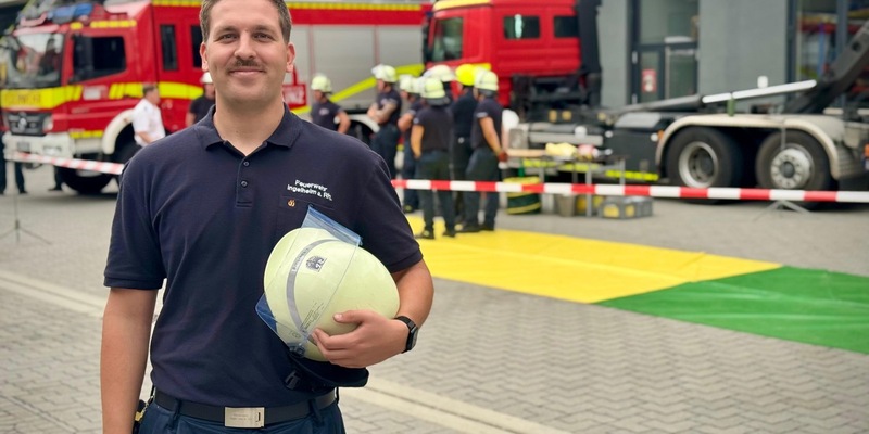 FW Mainz: Während der Ausbildung schon Leben gerettet: Feuerwehr-Azubi Jonas Eberhard spendet Stammzellen für einen unbekannten Patienten - Foto: presseportal.de