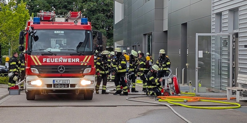FW-M: Brand in Autowerkstatt (Forstenried) - Foto: presseportal.de