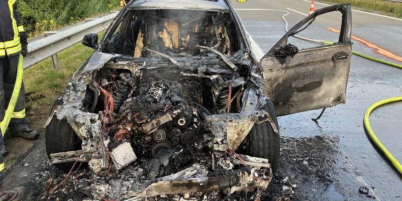 POL-STD: BMW auf A 26 ausgebrannt - keine Personen verletzt, Einbrecher in Ritschermoor - Foto: presseportal.de