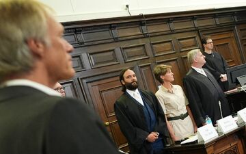 Eine mutmaßliche Entführerin hat bei der Staatsanwaltschaft ausgesagt. - Foto: Marcus Brandt/Pool dpa/dpa