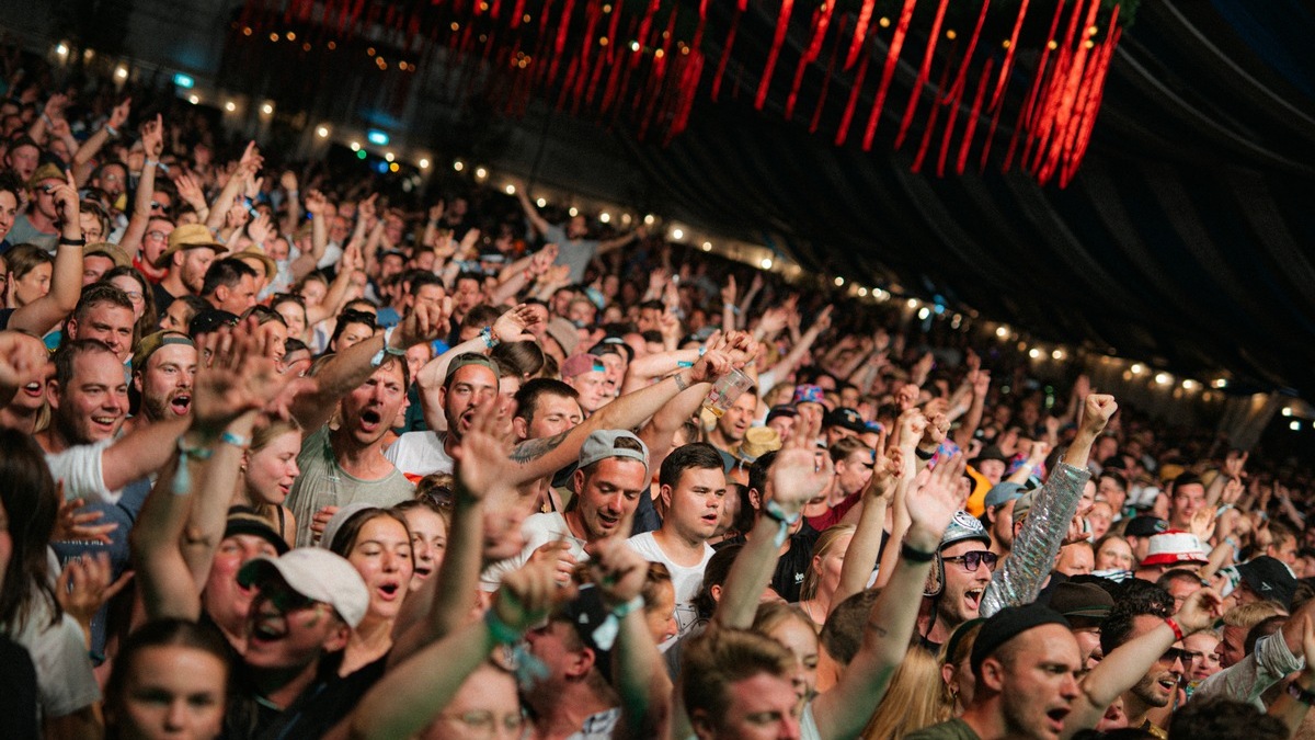 Wer spielt wann? Das erwartet euch Anfang August auf der Brass Wiesn 2025 / In gut zwei Wochen wird in Eching o'zapft! - Foto: presseportal.de