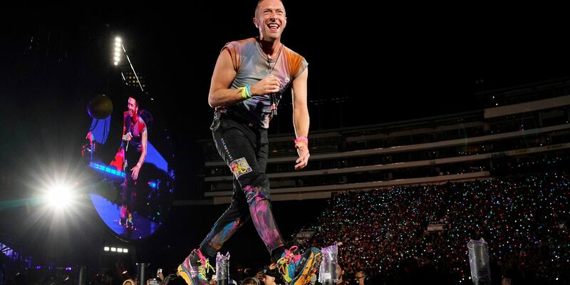 «Entweder haben sie eine Affäre, oder sie sind einfach sehr schüchtern», kommentierte Frontmann Chris Martin. (Archivbild) - Foto: Chris Pizzello/Invision/AP