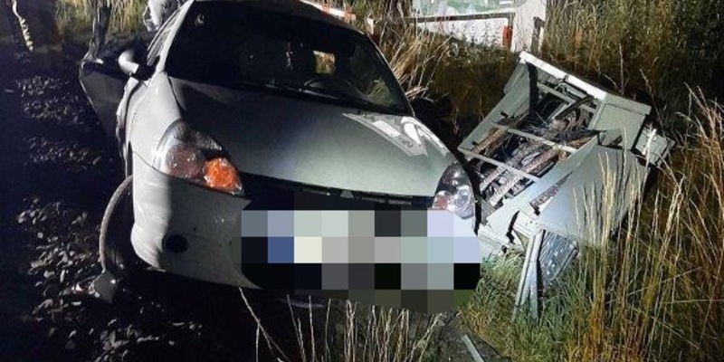 BPOL NRW: Bahnübergang Adtruper Brink - Güterzug kollidiert mit PKW - Foto: presseportal.de