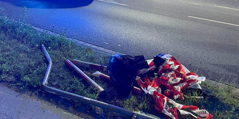 FW-DT: Alleinunfall - Eine Person verstorben - Foto: presseportal.de