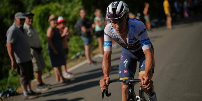 Der Belgier Remco Evenepoel musste bei der Tour aufgeben. - Foto: Thibault Camus/AP/dpa
