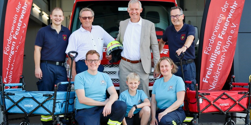 FW Neukirchen-Vluyn: Sparkasse am Niederrhein unterstützt Gründung der Kinderfeuerwehr Neukirchen-Vluyn - Foto: presseportal.de