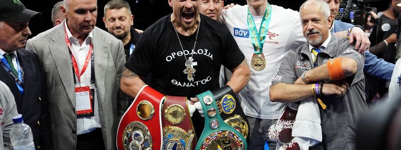 Usyk wird als «Legende» seines Sports gefeiert. - Foto: Bradley Collyer/PA Wire/dpa