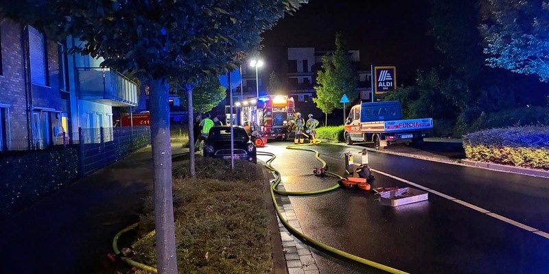 FW Grevenbroich: Verletzte nach Zimmerbrand in Altenheim in Grevenbroich - Foto: presseportal.de