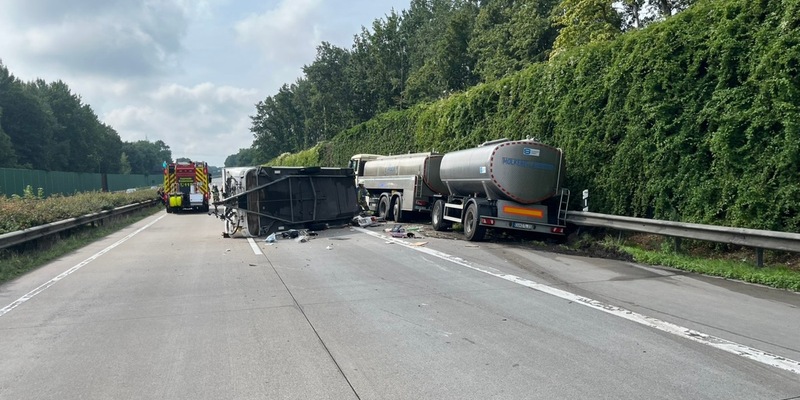 FW Bremerhaven: Verkehrsunfall auf der Autobahn - Foto: presseportal.de