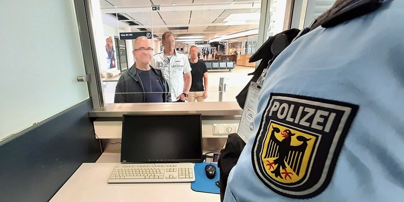 BPOL-HB: Teure Einreise über den Flughafen Bremen: 27-Jähriger muss über 800,- Euro zahlen. - Foto: presseportal.de