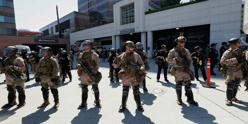 Das Pentagon beabsichtigt die rund 700 Marinesoldaten in Los Angeles abzuziehen. (Archivbild)  - Foto: Jill Connelly/AP/dpa