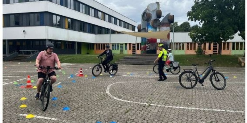 POL-UN: Fröndenberg - Pedelec-Training der Kreispolizeibehörde Unna - Foto: presseportal.de