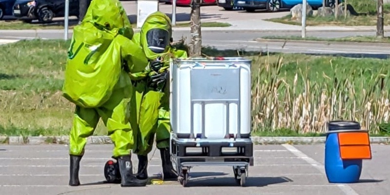 FW Stockach: Gefahrstoffzug Stockach: Bereit für den Ernstfall - Intensive Übung sichert Schutz der Bevölkerung - Foto: presseportal.de