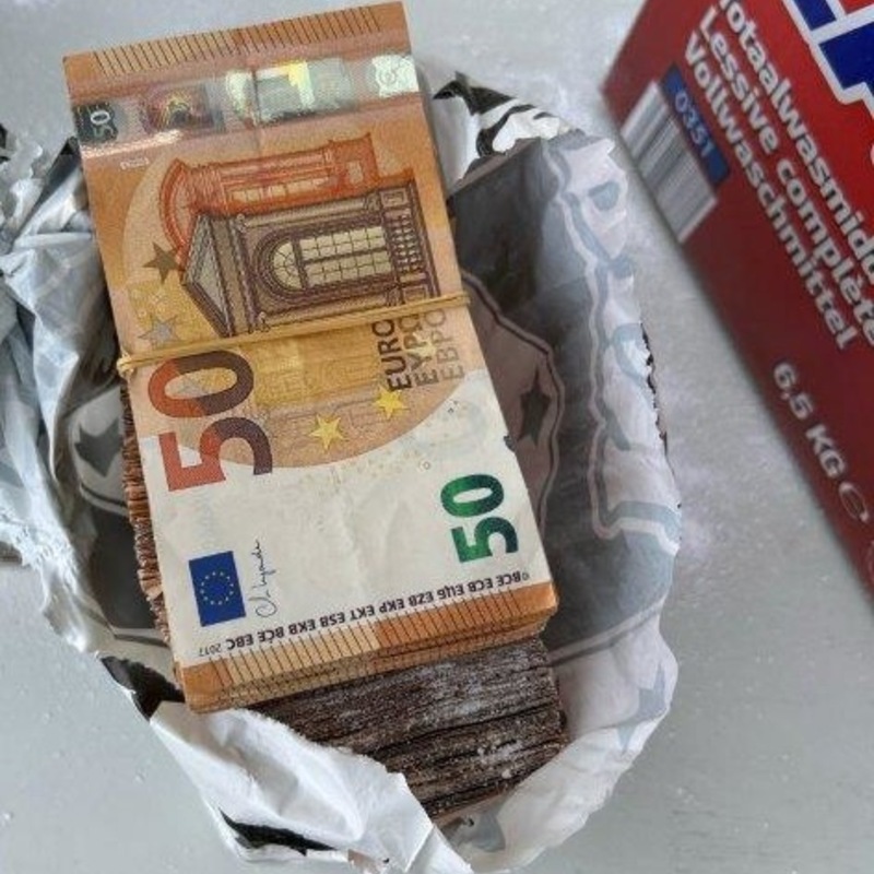 HZA-BI: 50.000 Euro in Waschmittelkarton versteckt/Bielefelder Zoll verhindert Bargeldschmuggel bei Kontrolle auf A2 nahe Hamm - Foto: presseportal.de