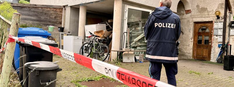 Das optisch heruntergekommene Haus ist in der Nachbarschaft als «Problemhaus» bekannt.  - Foto: Christine Vincon/dpa