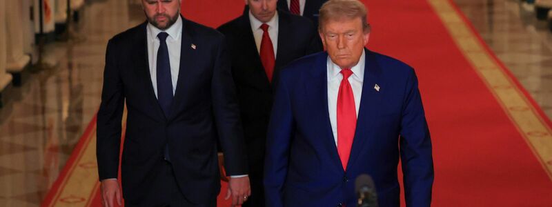 «Heute ist Tag 61» - Trump und sein Team treten nach den Angriffen auf den Iran vor die Kameras. (Archivbild) - Foto: Carlos Barria/Reuters Pool via AP/dpa