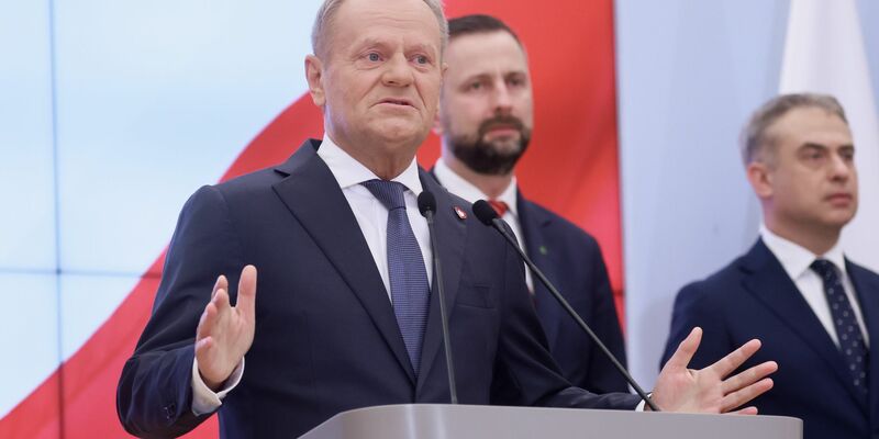 Polens Regierungschef Tusk hat sein Kabinett von 26 auf 21 Ministerposten verkleinert. - Foto: Leszek Szymanski/PAP/dpa